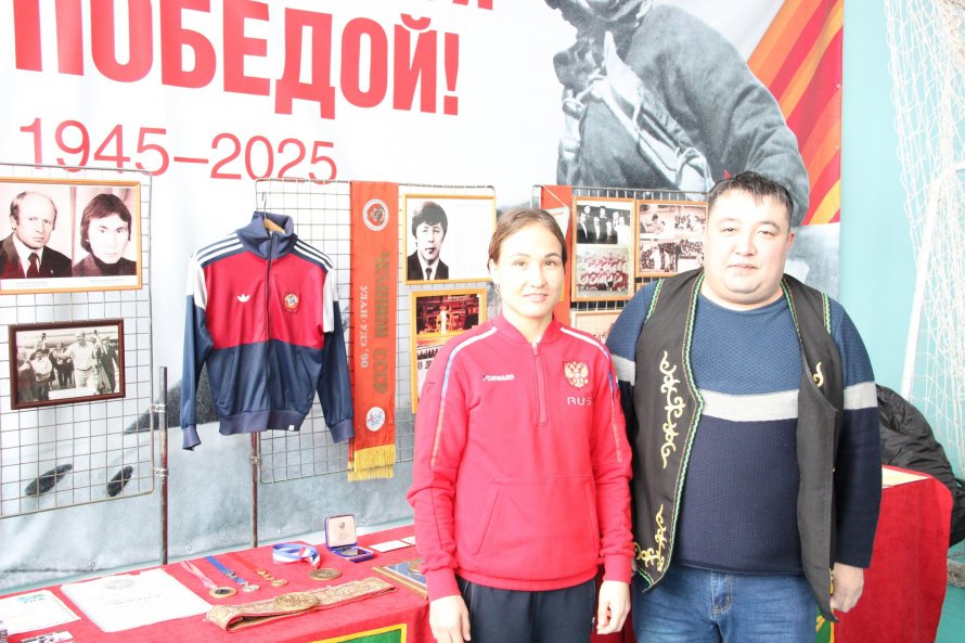 Выездная выставка "Алтын куресчi".